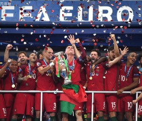 爱游戏官方入口-包含巴塞罗那不断突破!,C罗连续三场比赛得分超过夺冠赛场气氛高涨的词条