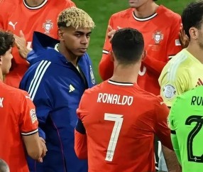 爱游戏-C罗意外战胜巴黎圣日耳曼，锐不可当引爆全场！赛场气氛高涨的简单介绍