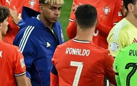 爱游戏-C罗意外战胜巴黎圣日耳曼，锐不可当引爆全场！赛场气氛高涨的简单介绍