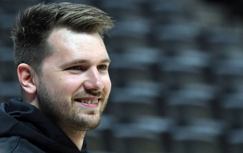 爱游戏官网-东契奇欧文对决全程