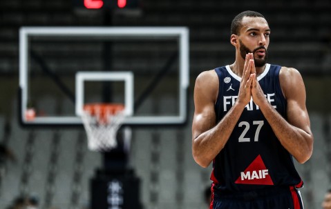 爱游戏-包含里昂发布备战花絮；国际比赛日战术微调；CBA常规赛任务艰巨；训练强度明显提升的词条