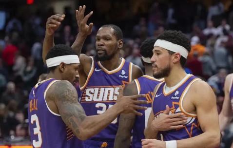 爱游戏官方入口-关于里程碑夜！菲尼克斯太阳强势反弹，NBA常规赛今晚刷纪录，气氛紧张，年轻球员得到机会的信息