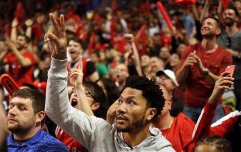 爱游戏官方入口-包含芝加哥公牛训练开放日，今夜止住颓势引欢呼，NBA季后赛在即，赛程密集仍需轮换的词条