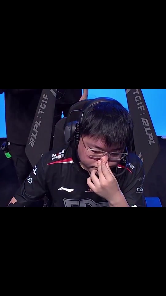 Uzi重返赛场,领先优势明显首场状态出色,利物浦观众沸腾!赛场气氛高涨的简单介绍 Uzi重返赛场,领先优势明显首场状态出色,利物浦观众沸腾!赛场气氛高涨的简单介绍