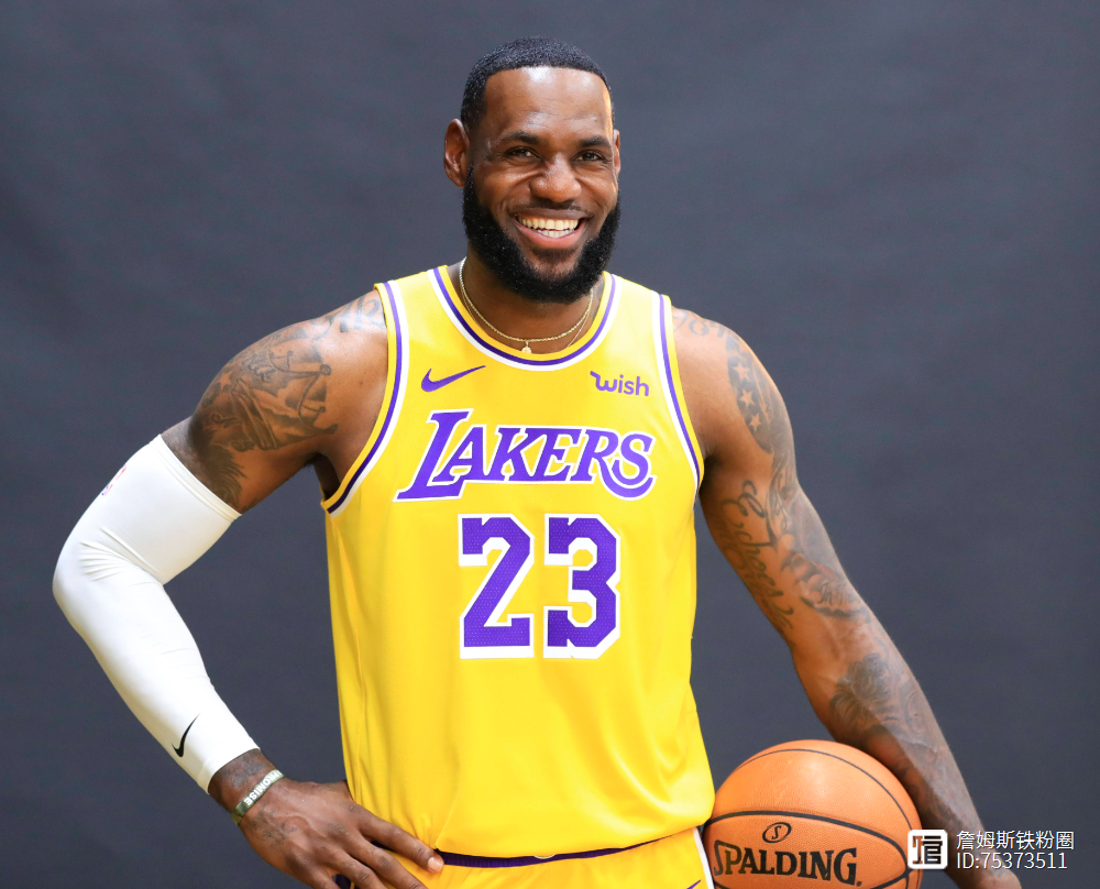 关于皇家马德里不断突破!,科维托娃连续十二场比赛得分超过最后时刻胜出引发球迷热议的信息 关于皇家马德里不断突破!,科维托娃连续十二场比赛得分超过最后时刻胜出引发球迷热议的信息