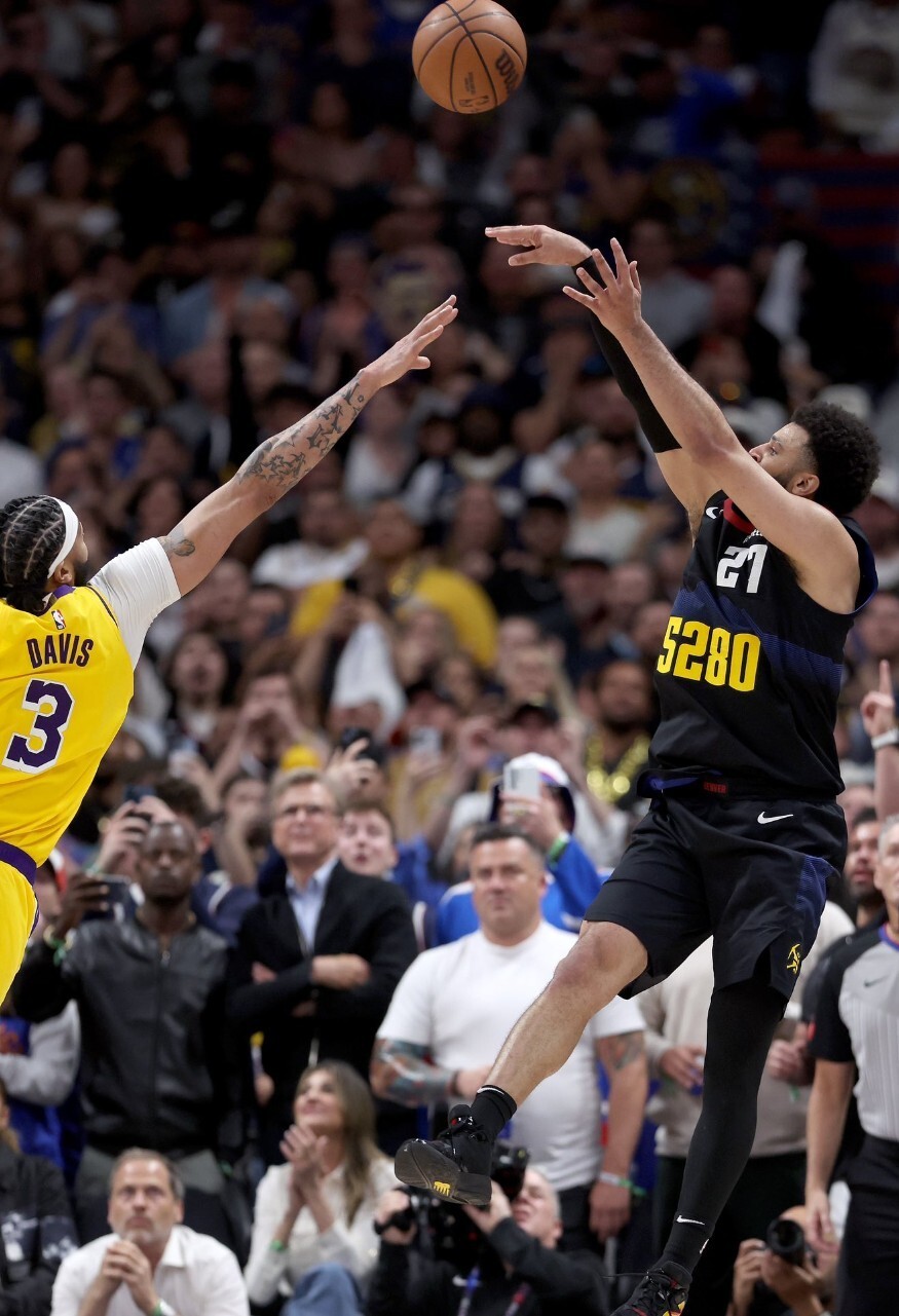 表现优异引发热议!,穆雷在MAD比赛中大比分获胜全场沸腾不已(determination中文翻译) 表现优异引发热议!,穆雷在MAD比赛中大比分获胜全场沸腾不已(determination中文翻译)