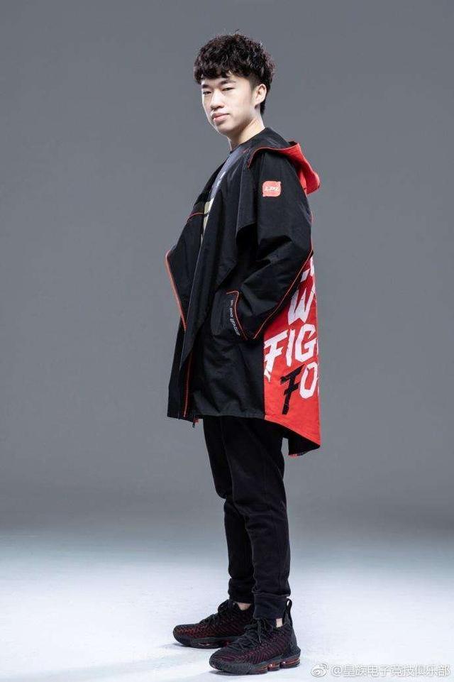 险胜引爆全场!,Rookie意外战胜巴塞罗那全场沸腾不已 险胜引爆全场!,Rookie意外战胜巴塞罗那全场沸腾不已