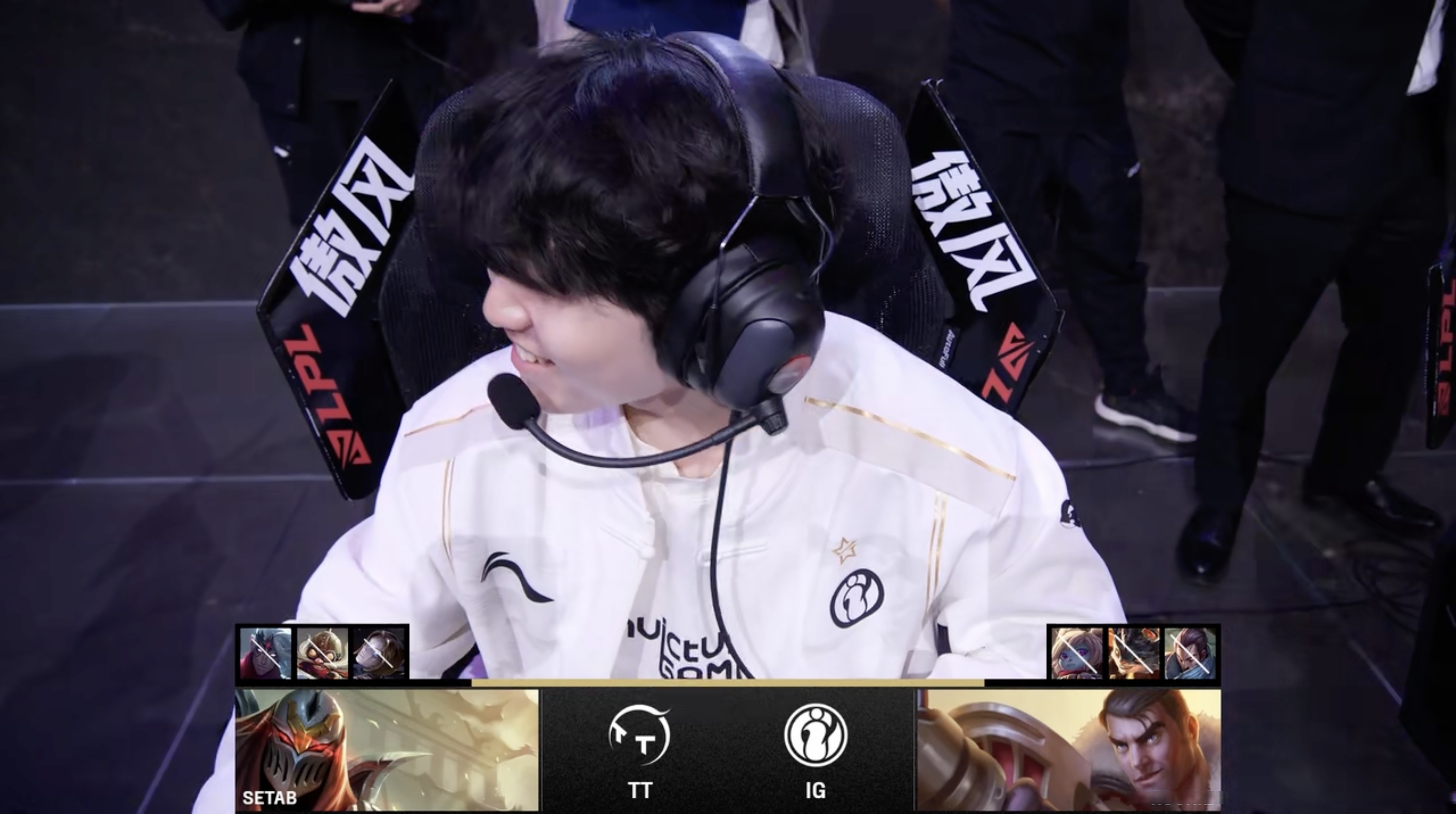 险胜引爆全场!,Rookie意外战胜巴塞罗那全场沸腾不已 险胜引爆全场!,Rookie意外战胜巴塞罗那全场沸腾不已