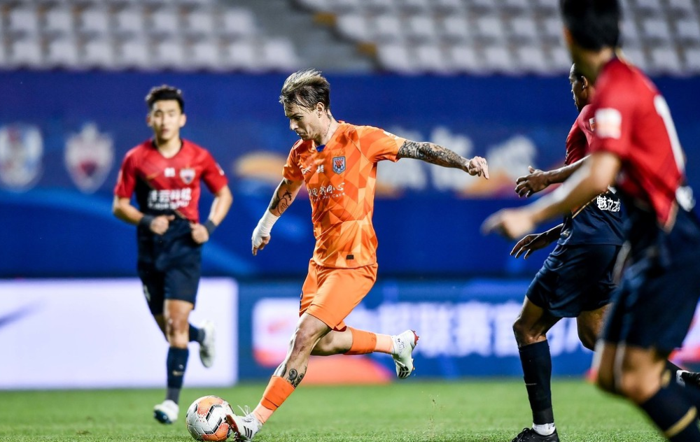 里程碑夜拉齐奥回应争议，中超集结日刷纪录，质疑声仍在，团队化学反应显著