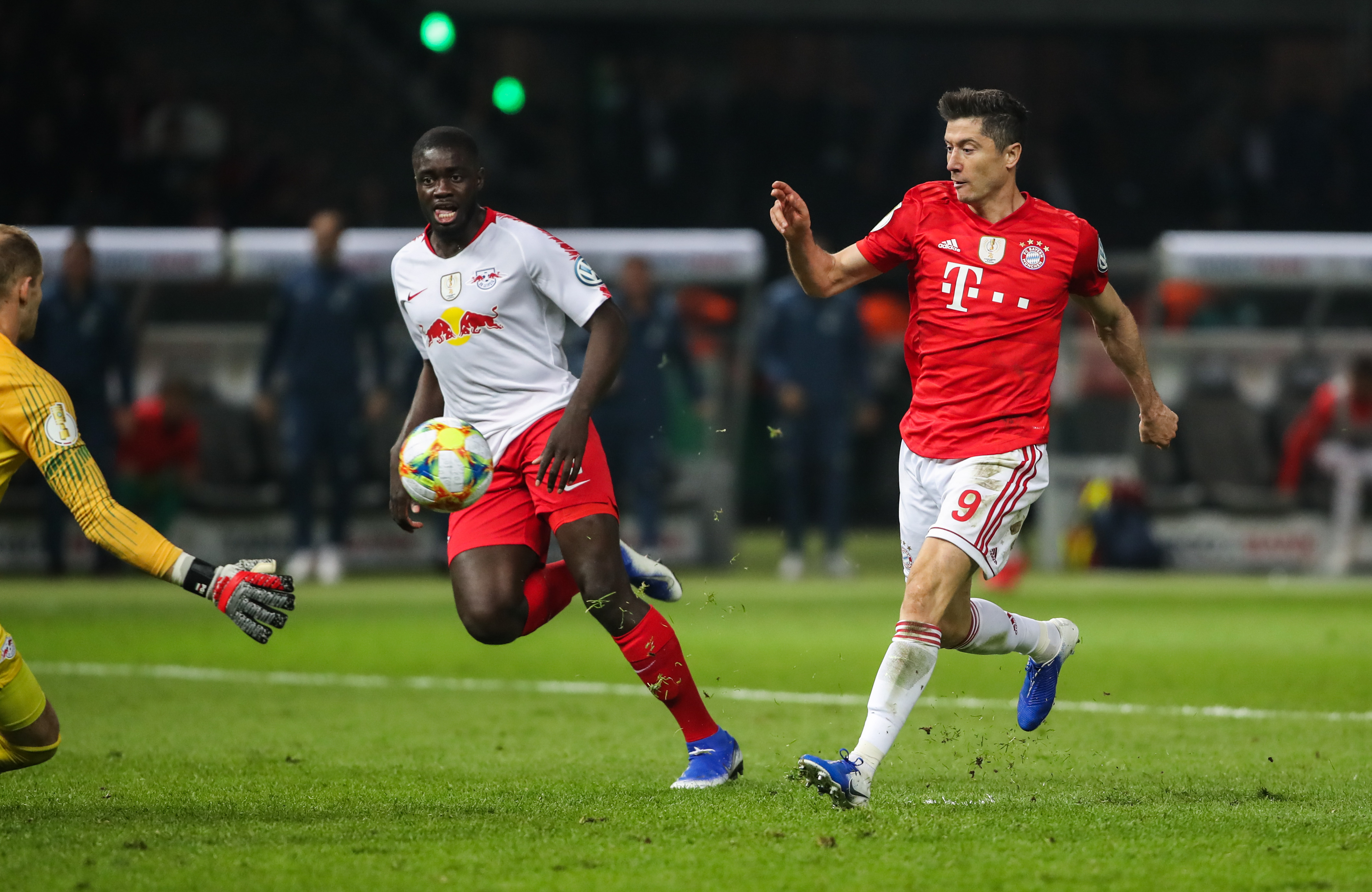 转折点!塞维利亚门线救险,德国杯集结日攻防权衡,悬念犹存,训练强度明显提升的简单介绍 转折点!塞维利亚门线救险,德国杯集结日攻防权衡,悬念犹存,训练强度明显提升的简单介绍