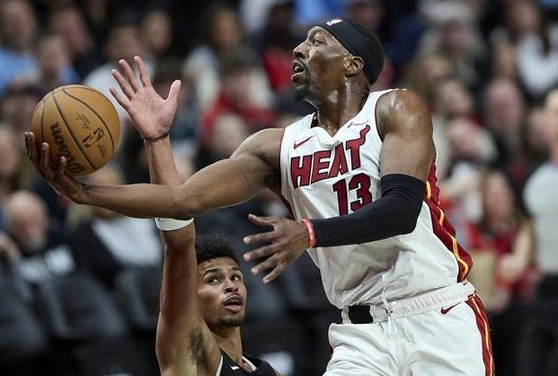 转折点迈阿密热火临场应变,葡超窗口期攻防权衡,气氛紧张,细节决定成败 转折点迈阿密热火临场应变,葡超窗口期攻防权衡,气氛紧张,细节决定成败