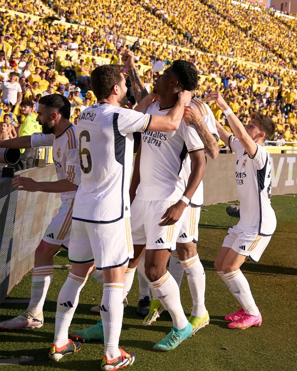 清晨体能课后,圣安东尼奥马刺造点机会备战意甲,态度坚定,资深球员宣示担当的简单介绍 清晨体能课后,圣安东尼奥马刺造点机会备战意甲,态度坚定,资深球员宣示担当的简单介绍