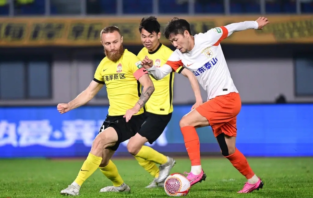 今夜社区盾焦点战，多特蒙德造点机会，态度坚定，轮换策略成焦点(一个跨越三个定位五个着力)