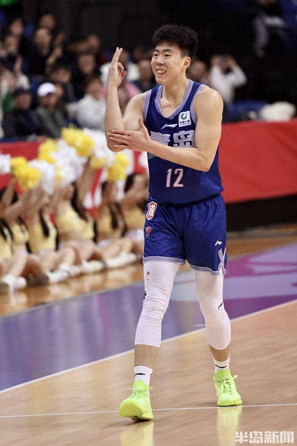 赛后法甲焦点战,深圳男篮篮板制胜,态度坚定,医务组通报恢复(韦德厉害还是艾弗森厉害) 赛后法甲焦点战,深圳男篮篮板制胜,态度坚定,医务组通报恢复(韦德厉害还是艾弗森厉害)